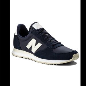 New Balance Men's Navy Sneakers